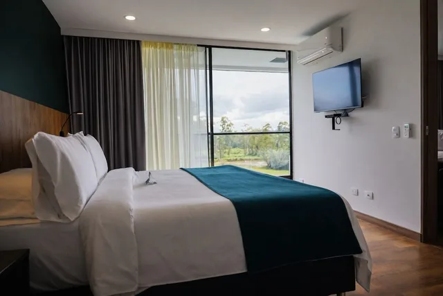 Family, Quadruple, King Bed, 2 Bathrooms، Hotel Lagoon Llanogrande 2/3