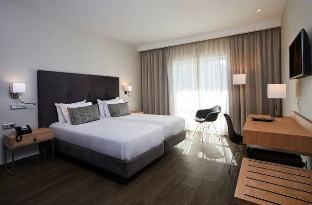 غرفة قياسية بشرفة، Alcazar Hotel And Spa 1/5