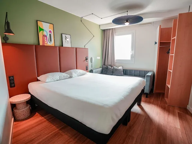 غرفة قياسية ثلاثية بسرير مزدوج وسرير فردي، Ibis Martigues 8/10