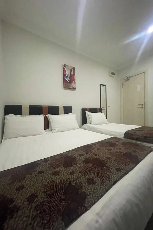 غرفة سوبيريور ثلاثية بثلاثة أسرّة، Hotel Mutiara KGMMB by ZUZU 2/2