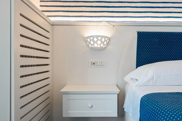 غرفة بسرير مزدوج بإطلالة على البحر، HOTEL CALANCA 2/4