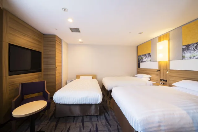 غرفة ثلاثية، Jr East Hotel Mets Kokubunji 2/2