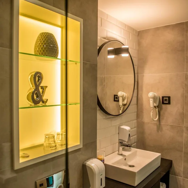 شقة بشرفة، Hotel Hedonic 3/6