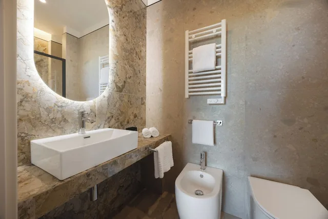 غرفة سوبيريور ثلاثية بسرير كوين وسرير فردي بإطلالة على المدينة، Rental In Rome Pinciana Deluxe 4/4
