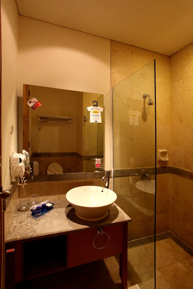 غرفة ديلوكس بسرير كينج، Serela Riau Hotel Bandung 7/7