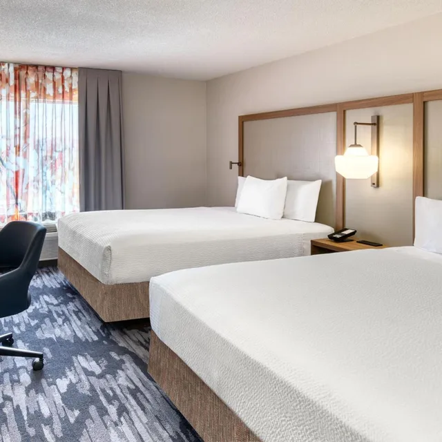 room, 2 queen beds, Fairfield Inn And Suites By Marriott Toronto Brampton 2/6