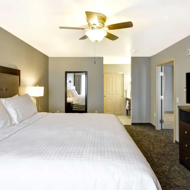 1 Bedroom, Suite, King Bed, Sofa, Homewood Suites By Hilton Phoenix Tempe Asu Area 1/9