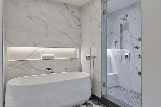 1 Bedroom, Presidential, Suite, King Bed, Epcot View, Balcony، Walt Disney World Swan Reserve 2/5