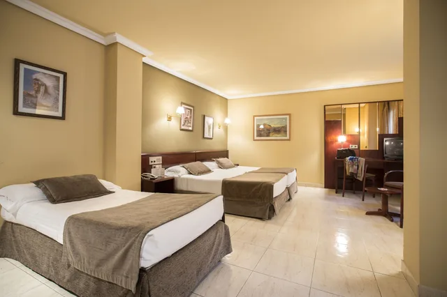 غرفة عائلية بثلاثة أسرّة، HOTEL IMPERIAL(ex. HUSA IMPERIAL) 4/8