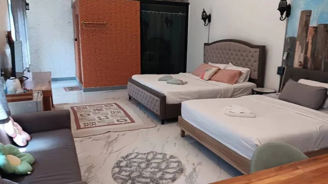Family, 1 Queen and 1 Single Bed, Home Ayutthaya 1/3