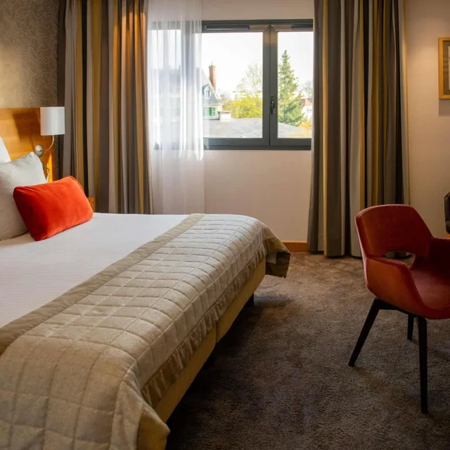 غرفة بسرير مزدوج لذوي الإعاقة، Parc Beaumont Hotel & Spa Pau - MGallery Collection 2/5