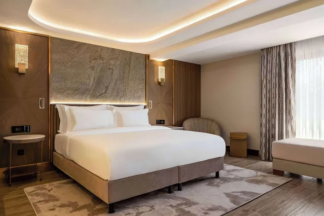 غرفة سوبيريور بسرير كينج، Boreas Hotel, Trademark Collection by Wyndham 1/2