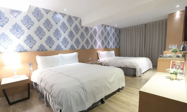 Economy, Quadruple, 2 Double Beds, No Window، Talmud Hotel Yi Zhong Branch 1/4