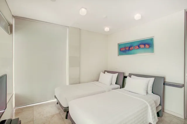 3 Bedrooms, Suite, 2 Double and Twin Beds، FuramaXclusive Ocean Beach Seminyak 2/5
