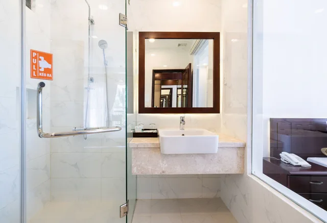 غرفة سوبيريور بسرير كينج بإطلالة على البحر، Hoang Ngoc Beach Resort 10/10
