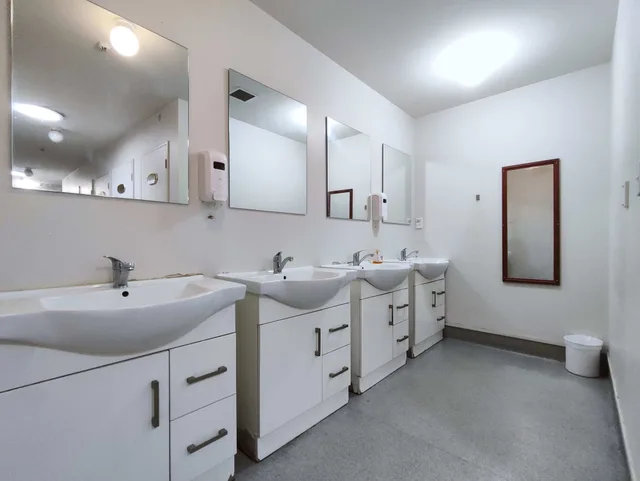 Female Dorm, Female Only, Comfort, Shared Bathroom، Newton Lodge - Hostel 8/9