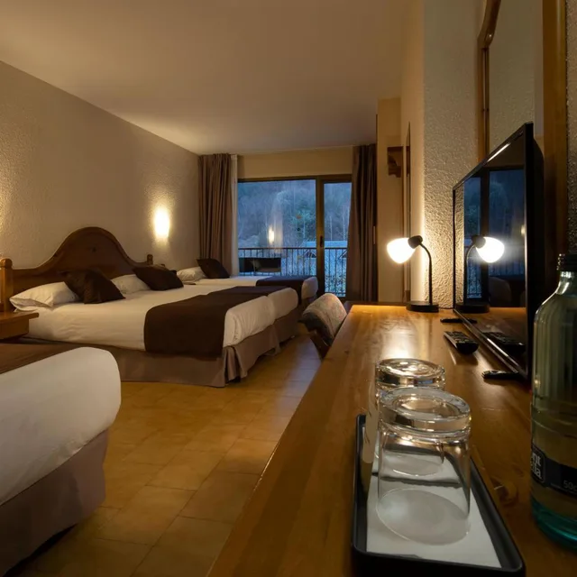 غرفة رباعية بسرير فردي، Hotel Sant Gothard 7/10