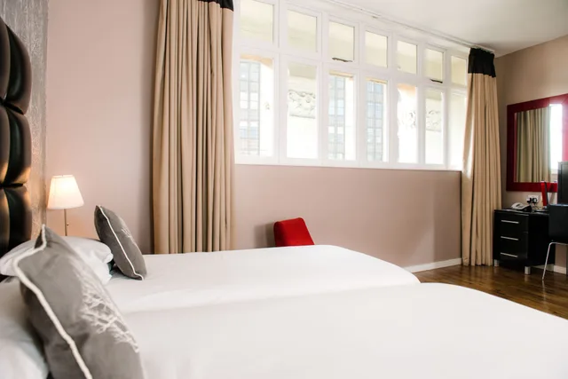 غرفة قياسية بسريرين منفصلين، The Royal Hotel Cardiff 4/10