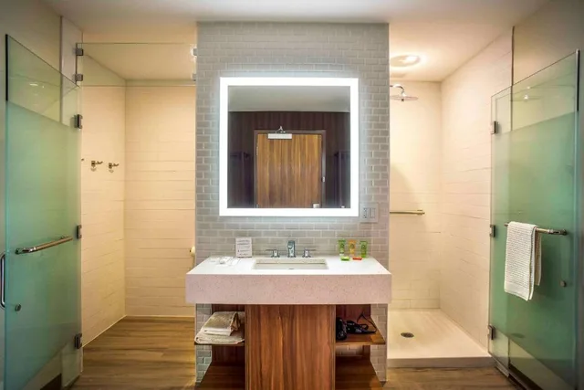 غرفة ديلوكس رباعية بسرير كوين، Wyndham Garden North Bergen Near Secaucus 2/2