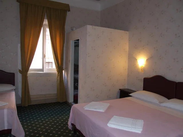 غرفة رباعية بحمام مشترك، Hotel Texas 2/5