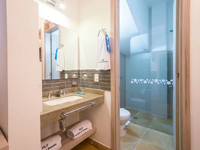 غرفة قياسية ثلاثية بسرير مزدوج وسرير فردي، Hotel Capitan Ricaurte 7/7