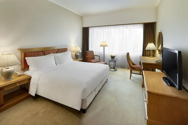 غرفة قياسية بسرير كينج في طابق منخفض، Crowne Plaza Chengdu City Center 1/3