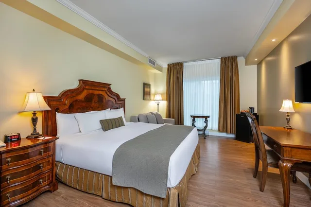 غرفة قياسية بسرير كينج، Hotel Brossard 1/4
