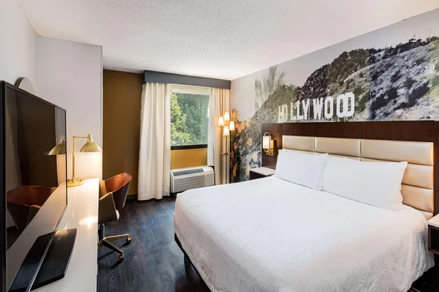 غرفة قياسية بسرير مزدوج، Hilton Garden Inn Los Angeles Hollywood 1/2