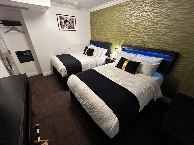 Deluxe, 2 Double Beds, Hotel Richland LES 2/10