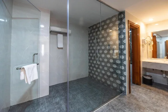 جناح تنفيذي، BM Beach Hotel 4/5