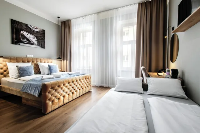 غرفة سوبيريور رباعية بسرير كوين مع أريكة، Hotel Vayalen 1/3