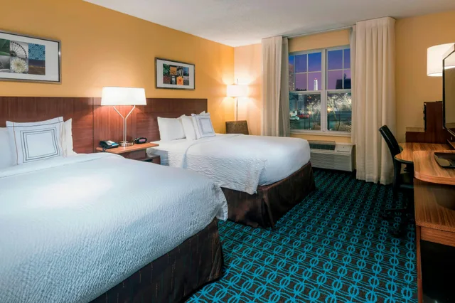 غرفة بسريرين كوين، Fairfield Inn Kansas City Downtown Union Hill By Marriott 1/3
