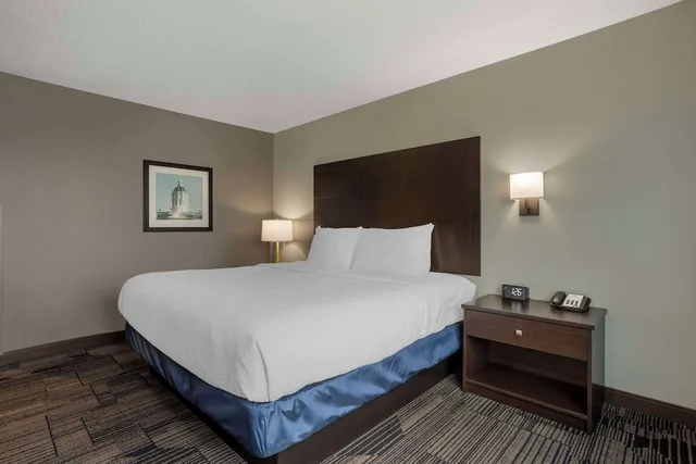غرفة قياسية بسريرين كوين، Best Western Plus Columbia Inn 2/10