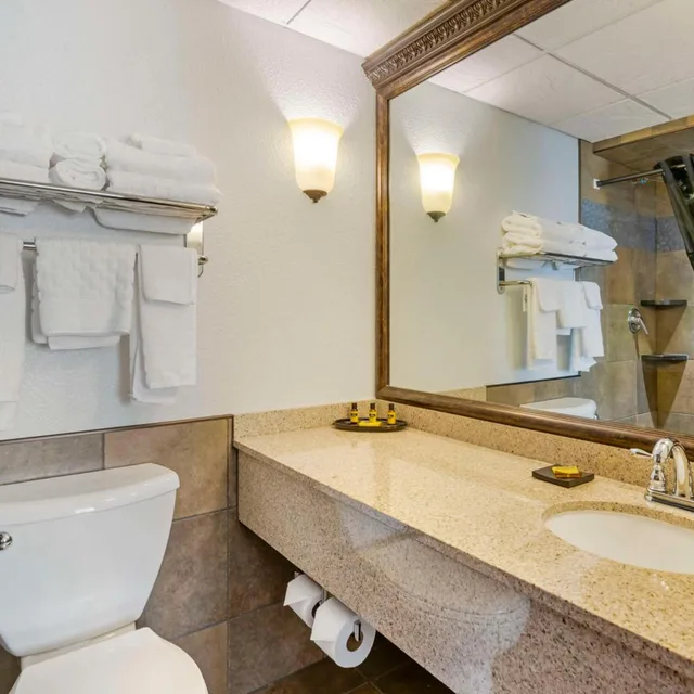 جناح بسريرين كوين وسرير كوين، Best Western Plus Longbranch Hotel and Convention Center 4/5