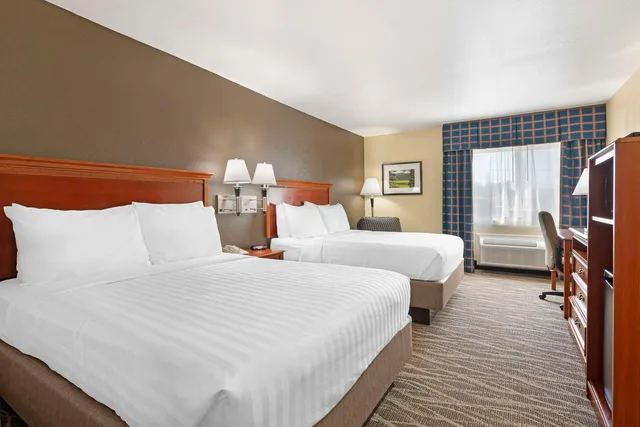 غرفة بسريرين كوين يُسمح فيها بالحيوانات الأليفة، Best Western Canon City 1/4