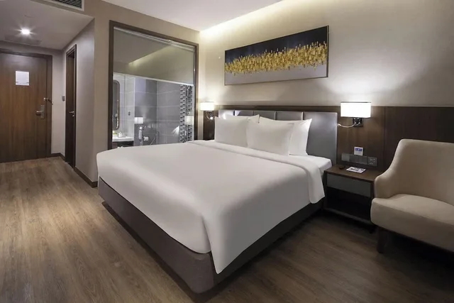 غرفة ديلوكس بسرير كينج بشرفة، Annova Nha Trang Hotel 4/8