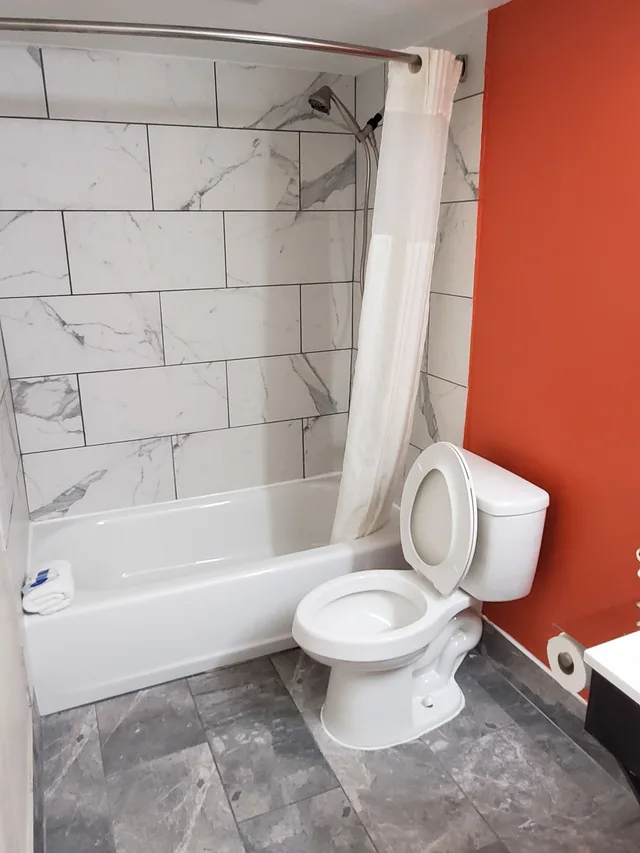 غرفة قياسية بسرير كينج للمدخنين، Executive Inn 3/4