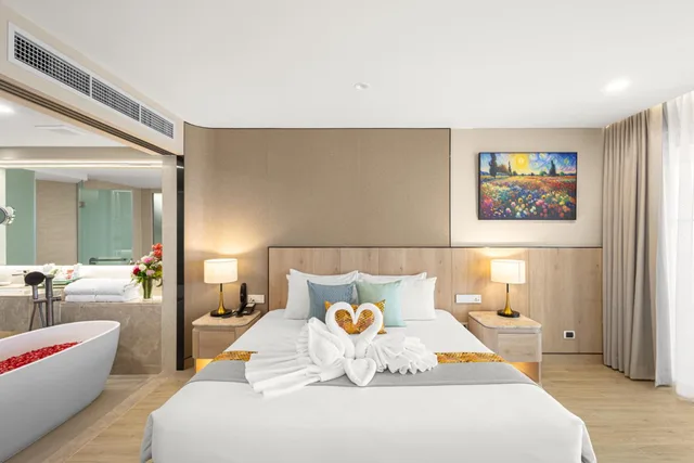 جناح جونيور، Royal Cliff Grand Hotel 3/7