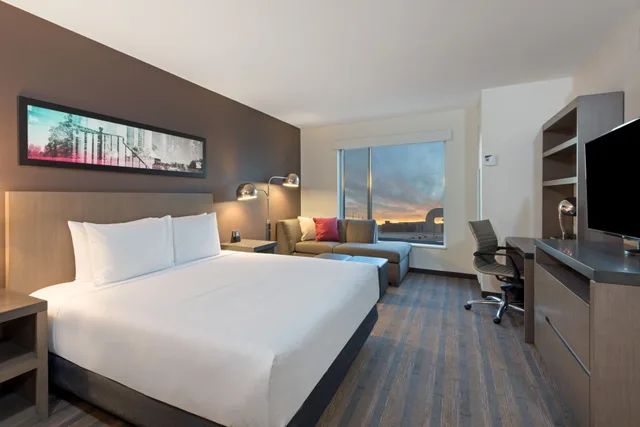 1 Bedroom, King Bed, Sofa, High Floor, Hyatt House Denver Downtown 1/3