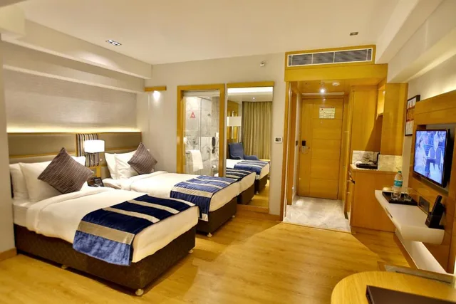 غرفة تنفيذية بسرير كينج، Regenta Central The Crystal 1/9