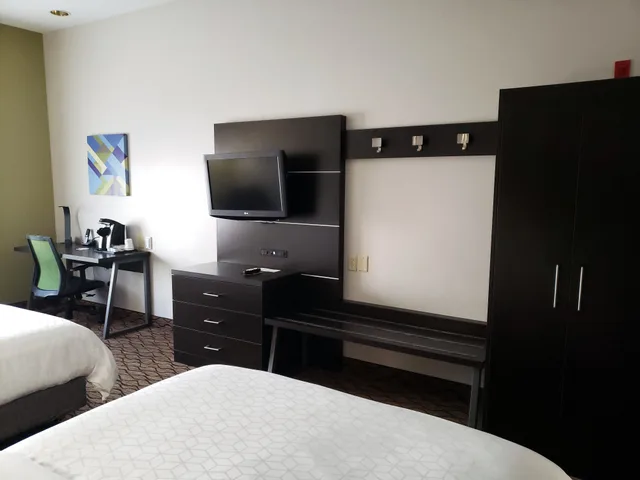 غرفة بسريرين كوين لذوي الإعاقة، Holiday Inn Express Hotel Suites San Angelo 2/4