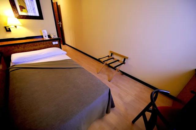 غرفة مفردة، Glories Hotel 12/16