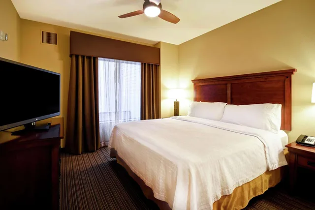 جناح بسرير كينج بغرفة نوم واحدة مع أريكة، Homewood Suites By Hilton Kalispell Mt 2/10