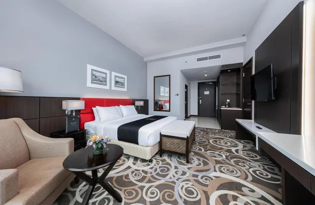 جناح عائلي بسرير كينج وسريرين منفصلين، Raia Hotel & Convention Centre Kuching 6/8