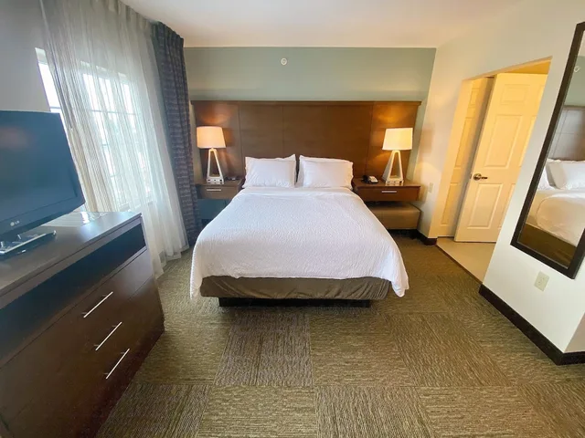 جناح استوديو بسرير كوين بمطبخ، Staybridge Suites Great Falls 1/4