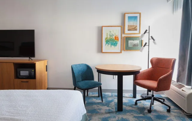 جناح لذوي الإعاقة، Hampton Inn Salt Lake City North 5/8