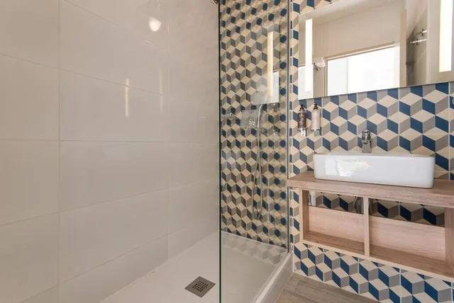 غرفة سوبيريور بسرير كينج بإطلالة على البحر، Best Western Plus Hotel Canet-Plage 10/10