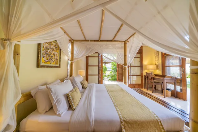3 Bedrooms, Pool, Villa, 3 King Beds, Cliff View، Jimbaran Beach Villas By Nakula 1/10