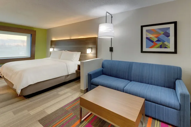 جناح بسرير كينج مع أريكة لذوي الإعاقة، Holiday Inn Express Cincinnati North - Monroe 2/4