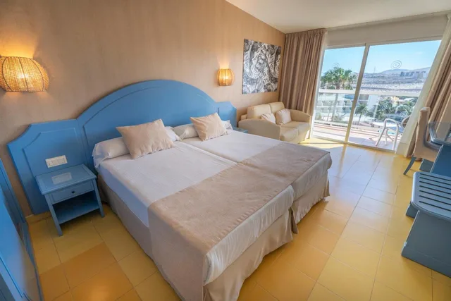غرفة عائلية بسريرين منفصلين مع أريكة، Hotel Drago Park by Pierre & Vacances 1/2